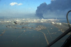 helicopter_flies_over_Sendai